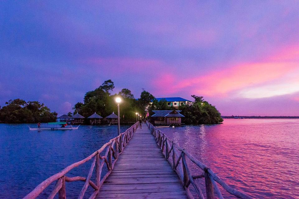 Enchanted River Rock Island Resort Hinatuan Exterior foto